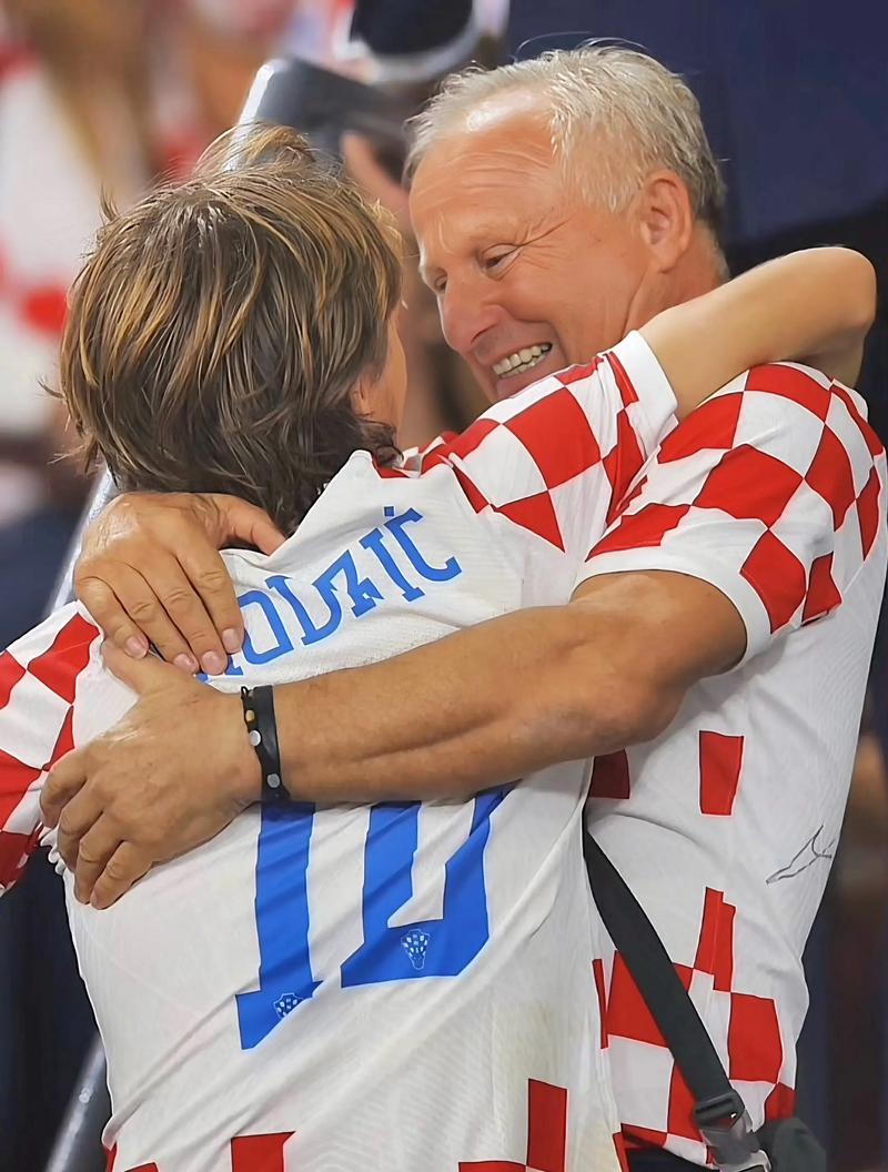 英超：曼联客场2-1击败莱斯特城