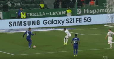 客场2-1力克中国香港，新加坡时隔41年重返亚洲杯正赛