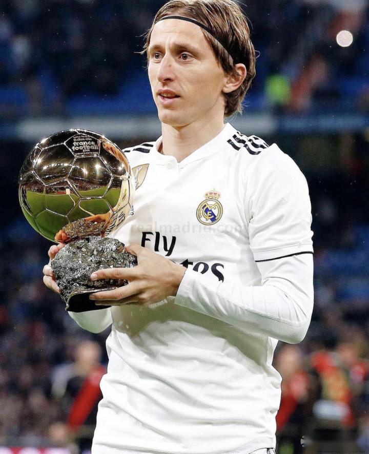 落后23分算啥？约基奇40+9+8教做人，掘金三分雨逆转老鹰，穆雷12助攻才是关键